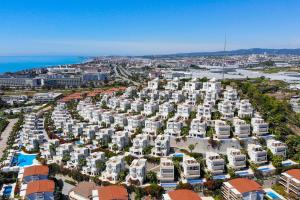 Image of B Type Oasis Club II Full Seaview