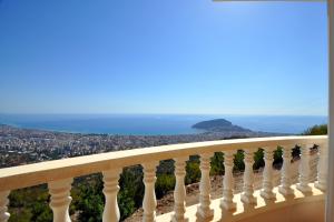 Image of Snowdrop Villa Full View