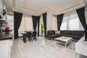 Image of Sun Palace Apartments