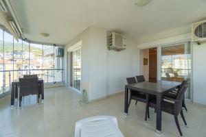 Image of Taya 2+1 Pool and Park view