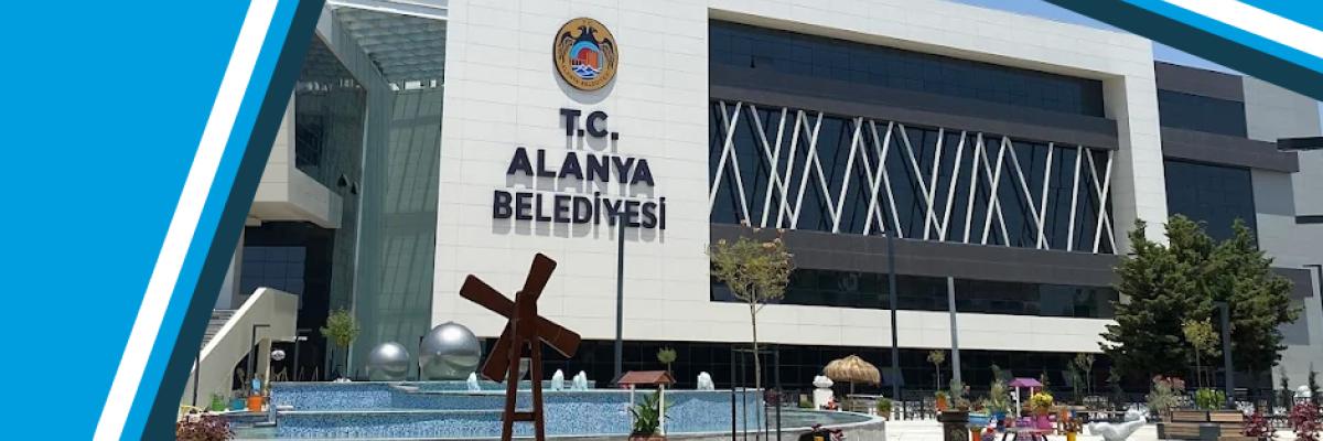 Az Alanya Belediyesi (Önkormányzat) épülete, egy modern nevezetesség Alanyában, Törökországban, tökéletes üdülési felfedezésekhez.